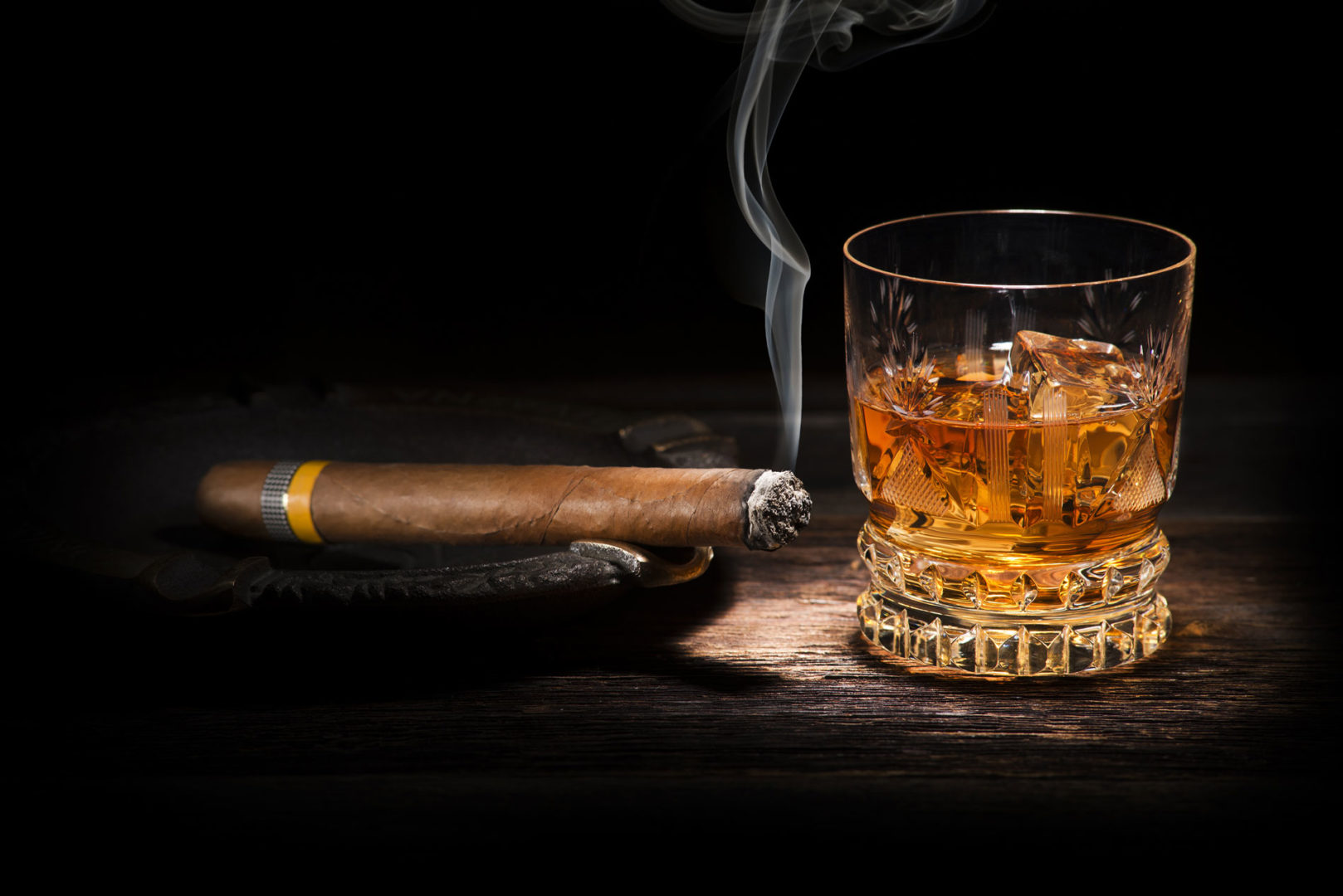 Bourbon Cigar Pairing Guide for Beginners: 7 Foolproof Combos